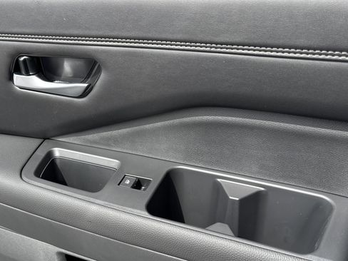 New 2026 Nissan Pathfinder Platinum image 12