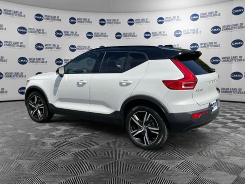 Used 2022 Volvo XC40 T5 R-Design AWD/4WD image 3