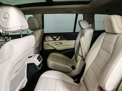 Used 2022 Mercedes-Benz GLS 450 4MATIC image 18