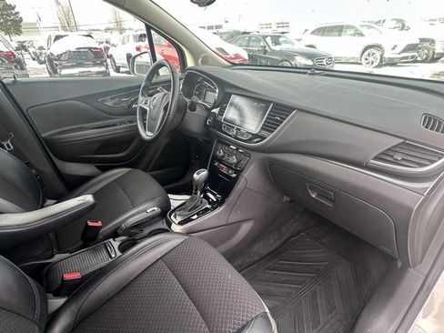 Used 2019 Buick Encore Sport Touring image 17