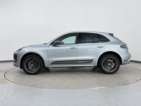 Used 2025 Porsche Macan image 2