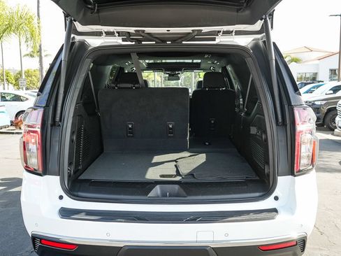 Used 2023 Chevrolet Suburban LT w/ Luxury Package RWD image 26