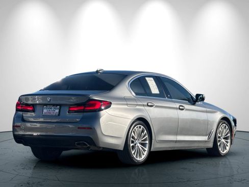 Used 2023 BMW 530i w/ Premium Package image 4
