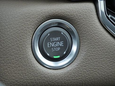 Used 2024 GMC Canyon Denali AWD/4WD image 41