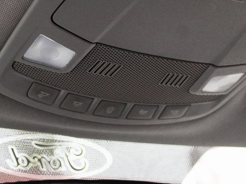 Used 2018 Ford F150 XLT image 25