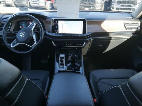 Used 2025 Volkswagen Atlas SE image 5