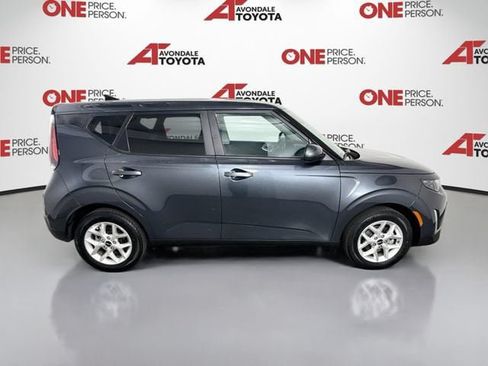 Used 2025 Kia Soul LX w/ LX Technology Package FWD image 8