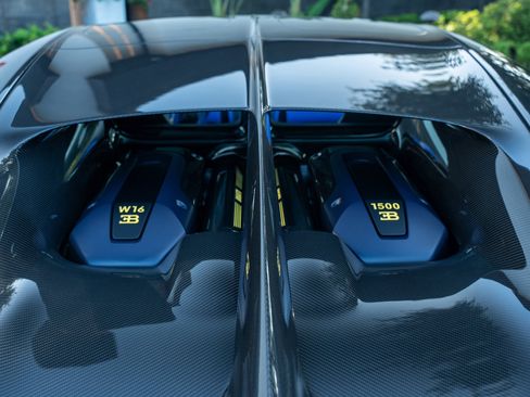 Used 2020 Bugatti Chiron image 38