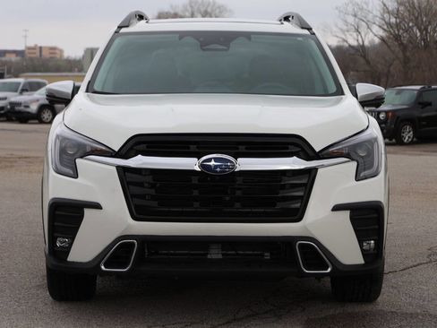 Used 2023 Subaru Ascent Touring image 2