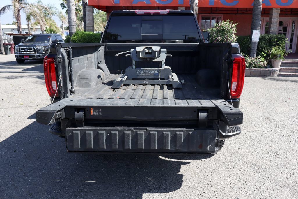 Used 2023 GMC Sierra 2500 AT4 w/ AT4 Preferred Package AWD/4WD image 9