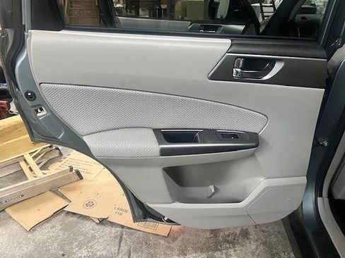 Used 2012 Subaru Forester 2.5X Premium w/ All-Weather Pkg image 18