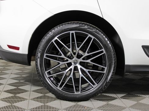 Used 2024 Porsche Macan w/ Premium Plus Package image 42