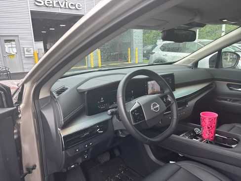 Used 2025 Nissan Murano SL AWD/4WD image 6