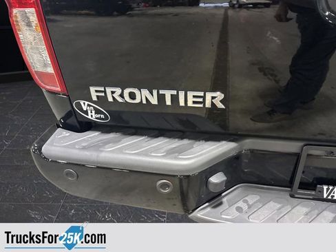 Used 2014 Nissan Frontier PRO-4X image 34
