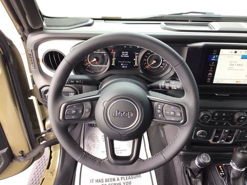Used 2025 Jeep Wrangler Unlimited Sport AWD/4WD image 17