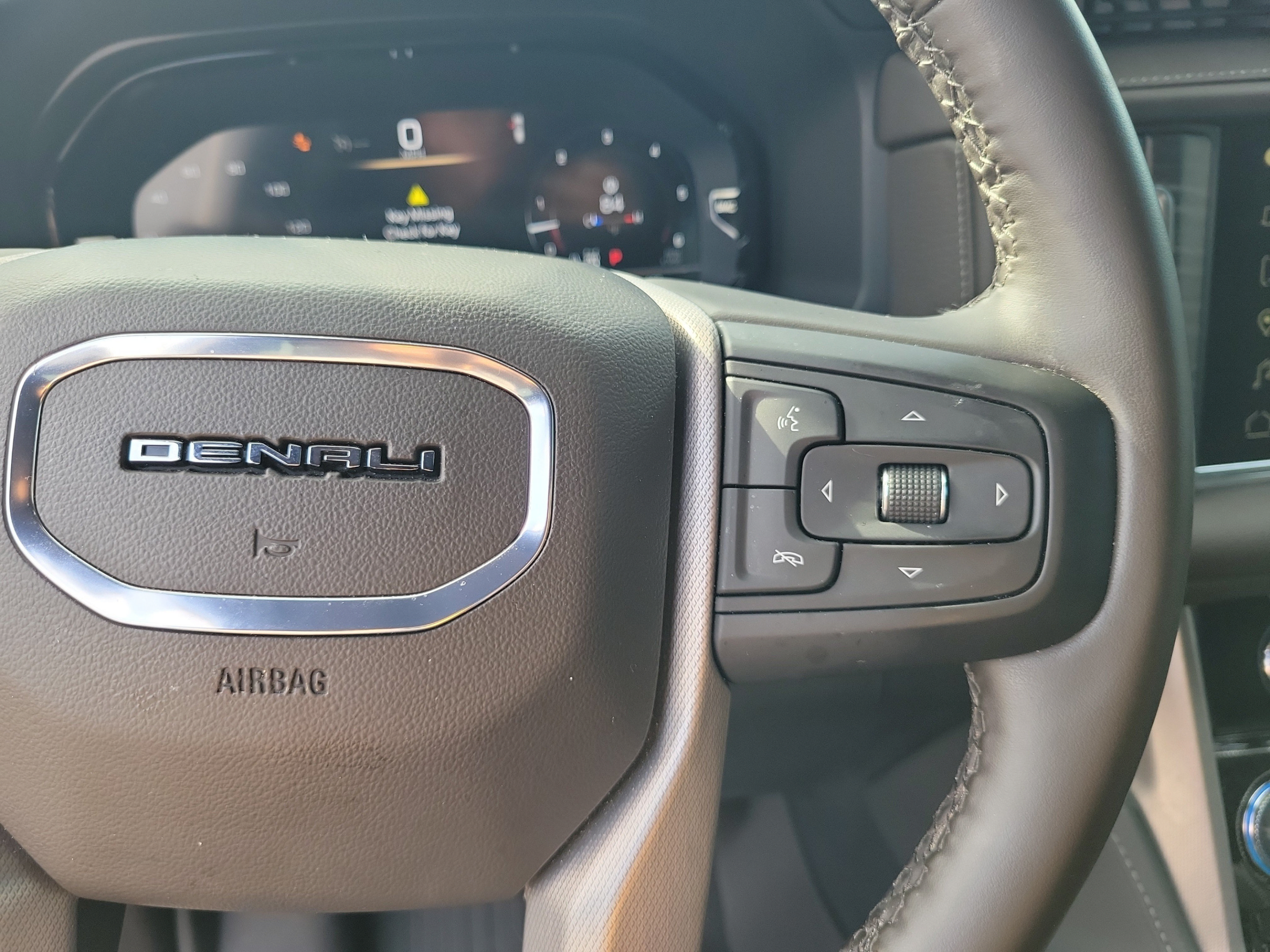 Used 2024 GMC Yukon Denali w/ Max Trailering Package AWD/4WD image 15