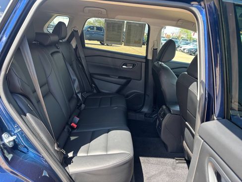 Used 2026 Nissan Rogue SL FWD image 28