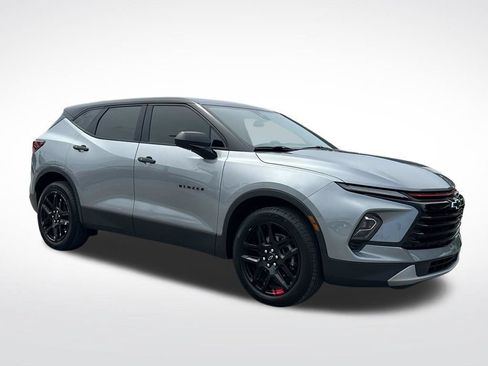 Used 2023 Chevrolet Blazer LT FWD image 8