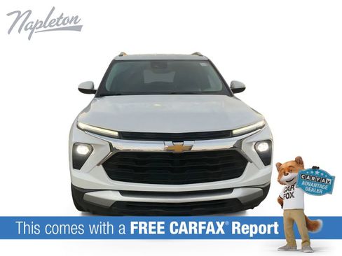 Used 2025 Chevrolet TrailBlazer LT AWD/4WD image 2