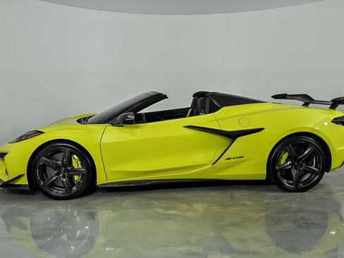 Used 2024 Chevrolet Corvette Z06 w/ Z07 Performance Package RWD image 7