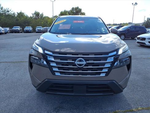 Certified 2025 Nissan Rogue SV image 13