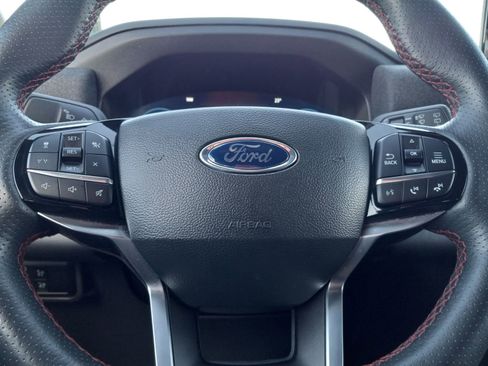 Used 2025 Ford Explorer ST-Line w/ ST-Line Street Pack image 19