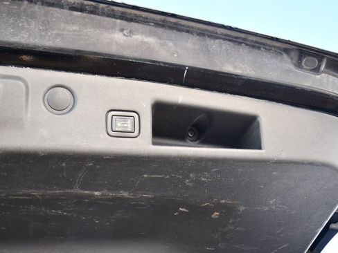 Used 2020 Chevrolet Equinox LT w/ Midnight Edition image 19