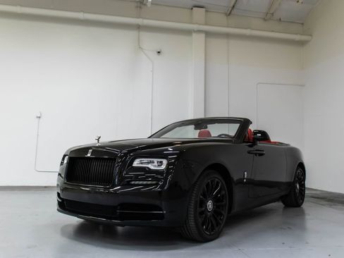Used 2020 Rolls-Royce Dawn RWD image 28
