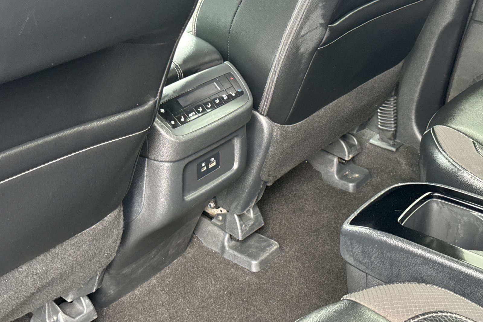 Certified 2023 Nissan Pathfinder SL w/ SL Premium Package FWD image 44