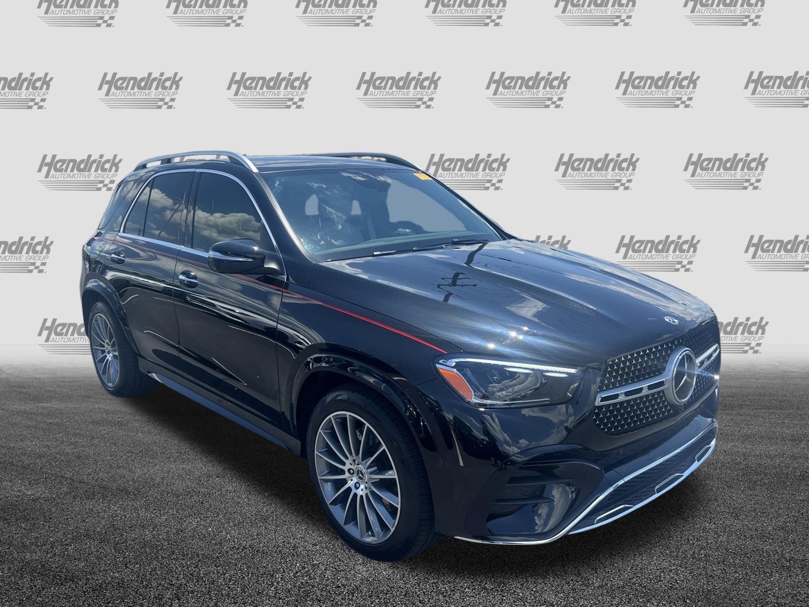 Certified 2025 Mercedes-Benz GLE 450 4MATIC image 2