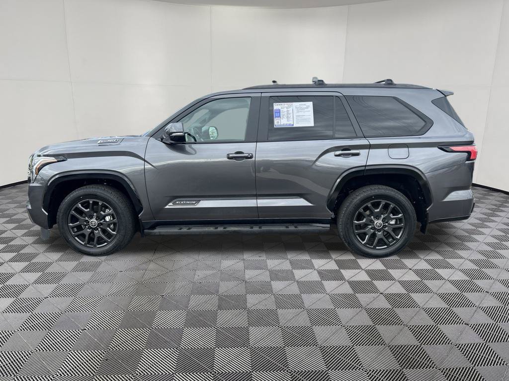 Used 2024 Toyota Sequoia Platinum AWD/4WD image 4