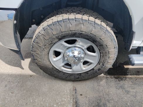 Used 2020 RAM 3500 Tradesman w/ Chrome Appearance Group image 9