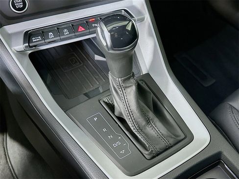 Used 2024 Audi Q3 2.0T Premium image 22