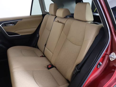 Used 2022 Toyota RAV4 XLE AWD/4WD image 28