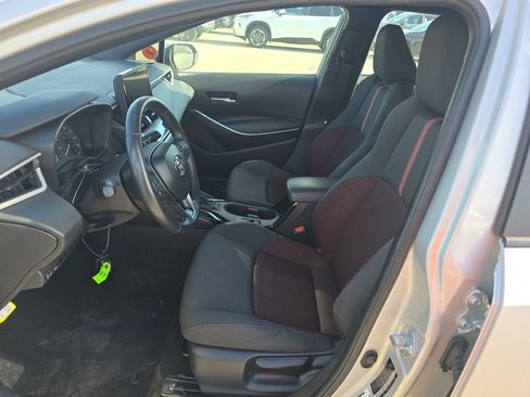 Used 2025 Toyota Corolla SE FWD image 2