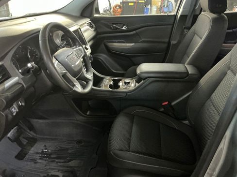 Certified 2023 GMC Acadia SLE w/ Driver Convenience Package AWD/4WD image 9