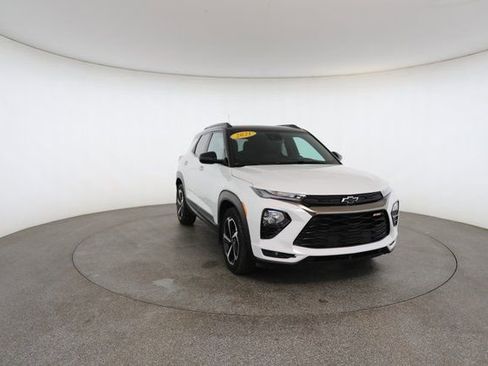 Used 2021 Chevrolet TrailBlazer RS w/ Technology Package image 28