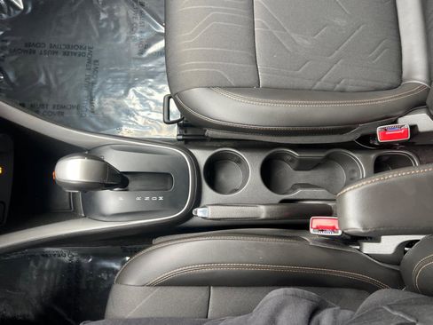 Certified 2022 Chevrolet Trax LT w/ LT Convenience Package image 24