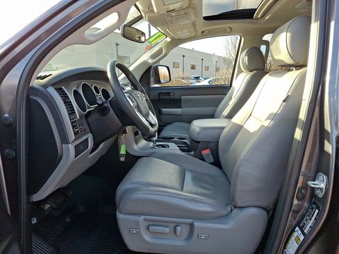 Used 2017 Toyota Sequoia SR5 image 13