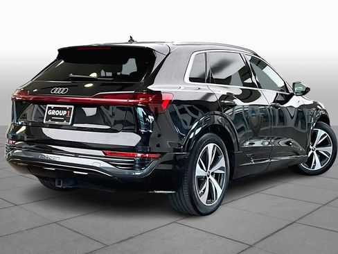 Used 2024 Audi Q8 e-tron Premium Plus w/ Premium Plus Package image 11