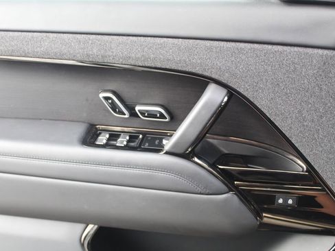 Used 2023 Land Rover Range Rover Sport SE Dynamic image 20