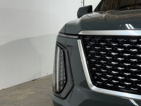 Used 2025 Cadillac Escalade Premium Luxury w/ LPO, Floor Liner Package AWD/4WD image 10