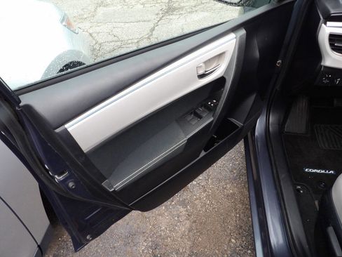 Used 2016 Toyota Corolla LE FWD image 9