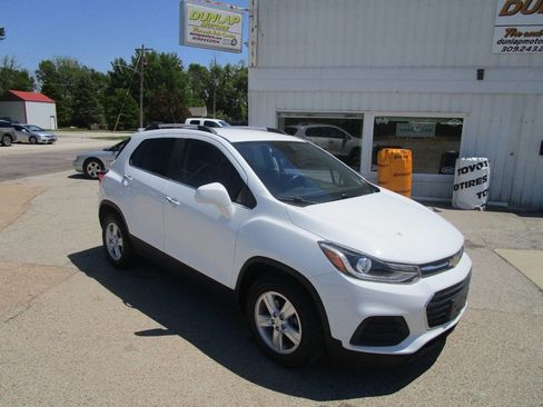 Used 2017 Chevrolet Trax LT w/ LT Convenience Package FWD image 7