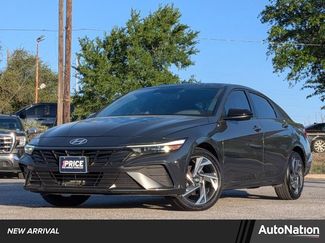 Used 2025 Hyundai Elantra Sport video 1