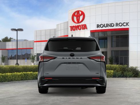 New 2026 Toyota Sienna XSE FWD image 8