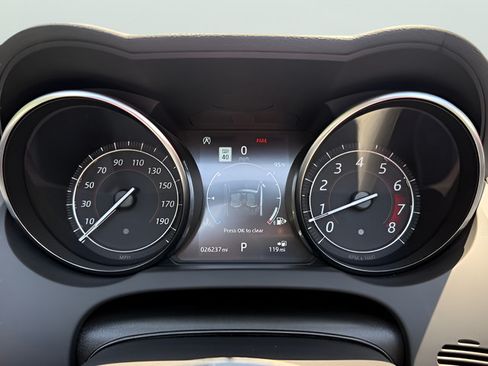 Used 2019 Jaguar F-TYPE Convertible RWD image 17