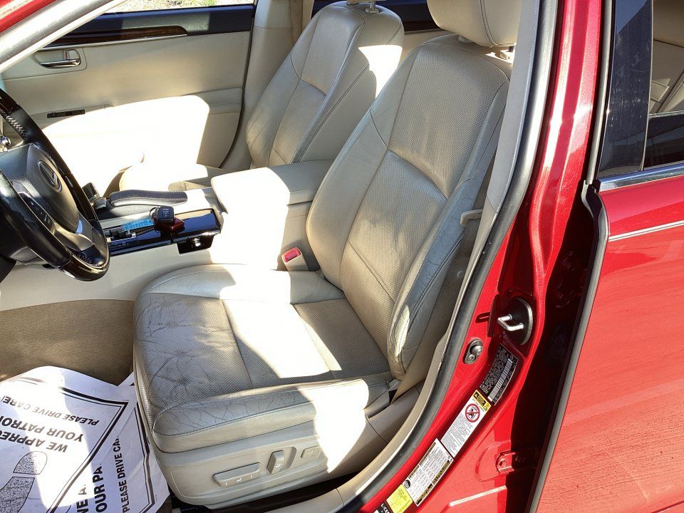Used 2014 Lexus ES 350 w/ Luxury Package FWD image 34