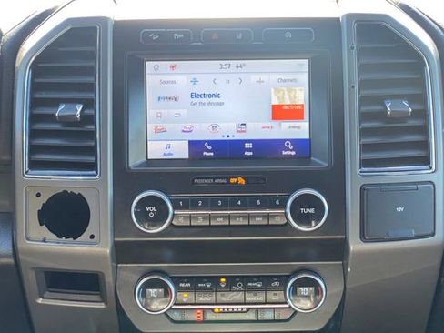 Used 2021 Ford Expedition XLT AWD/4WD image 24