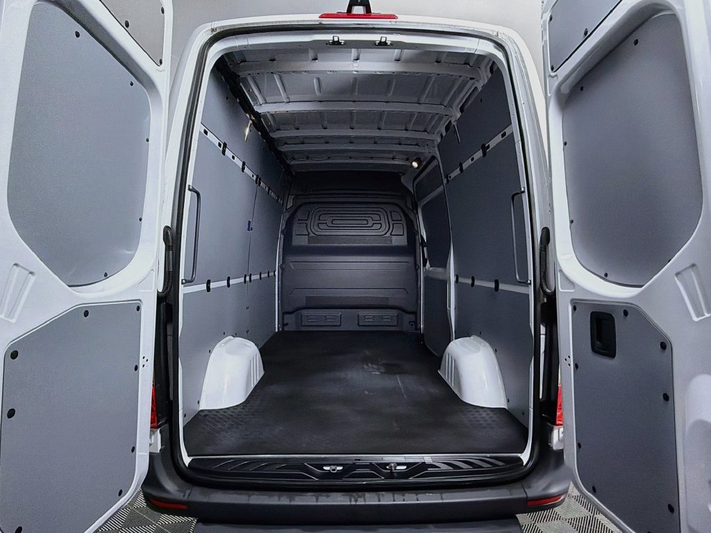Used 2024 Mercedes-Benz Sprinter 2500 image 23